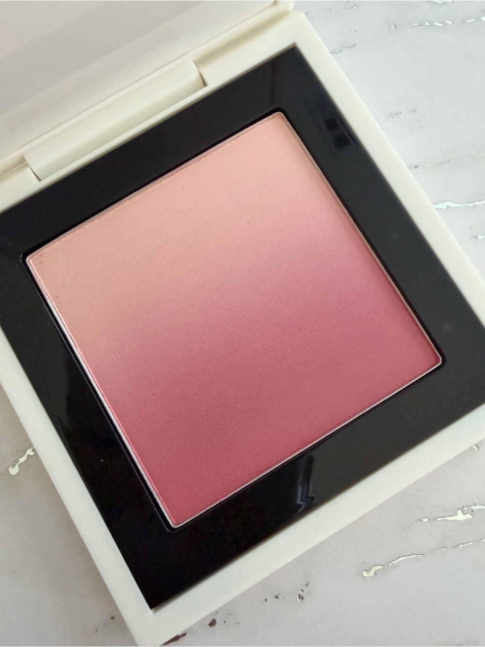 NIB MAC x Toledo Limited Edition Gradient Blush Compact in Kindergarten Red - Picture 3 of 4
